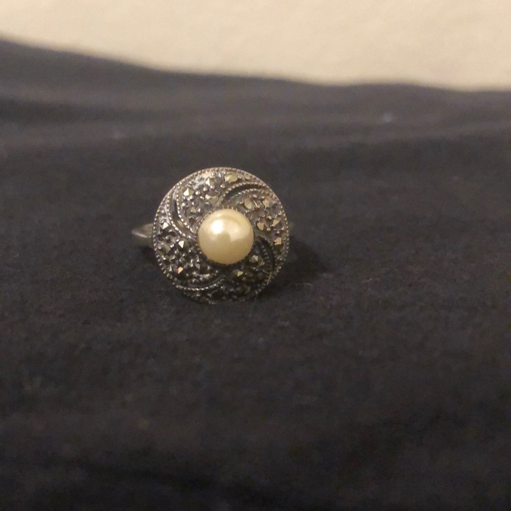 🎉HP🎉✨Vintage Pearl Ring✨